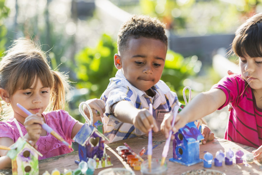 children painting.